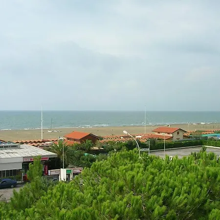 Hotel Elena 2*