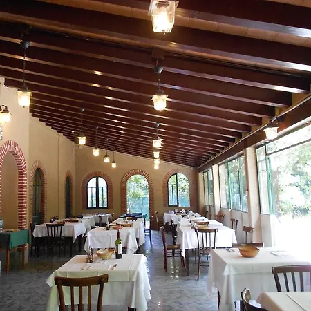 Hotel Elena 2*
